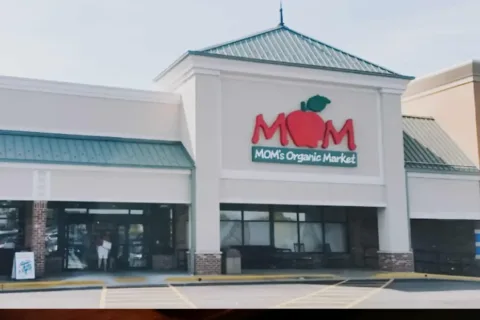 Moms Organic Market in Woodbridge