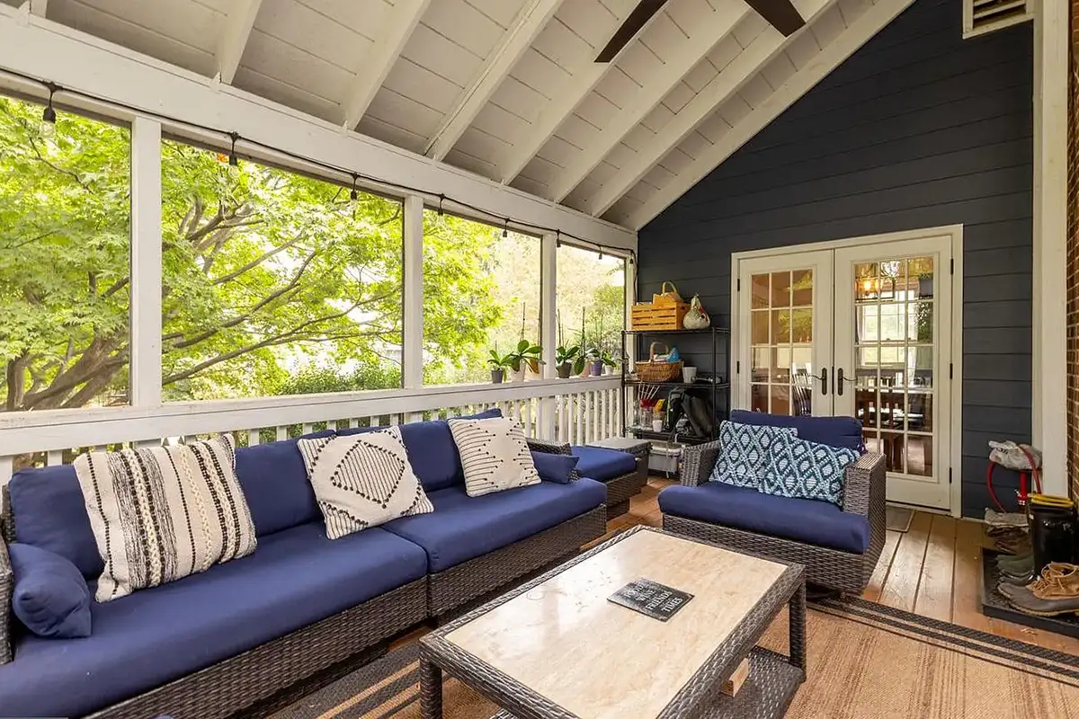 Screened-in porch