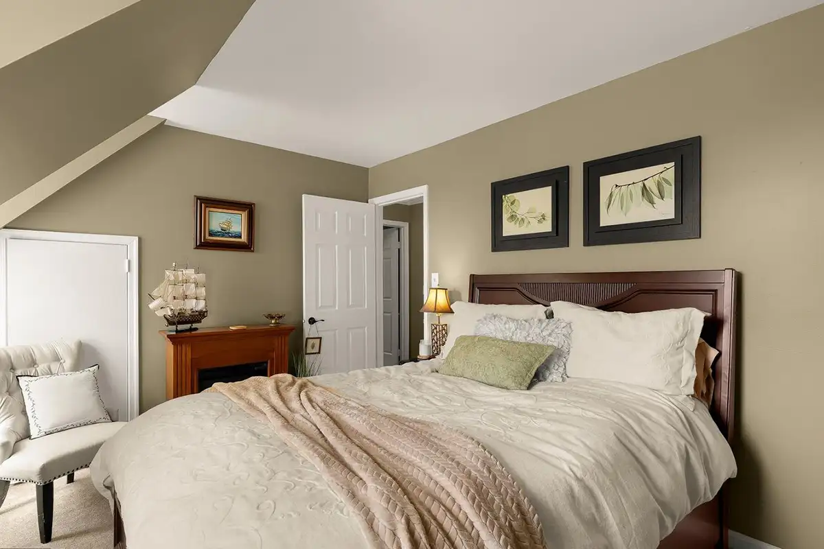 Upstairs bedroom
