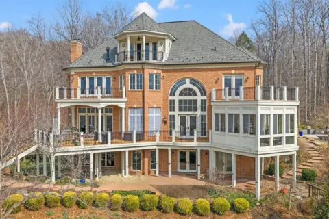 Exterior of 10036 Lake Occoquan Dr