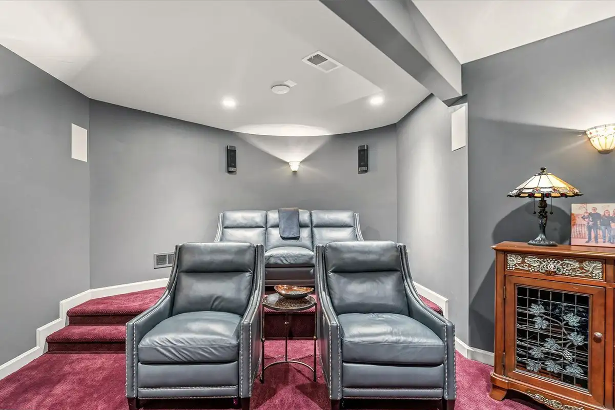 Theatre room of 10036 Lake Occoquan Dr
