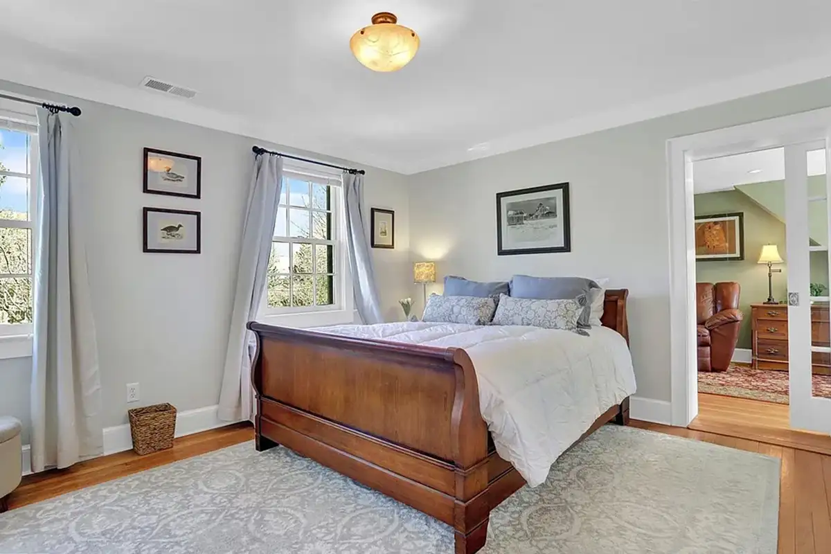 Bedroom of 102 West Mason Ave