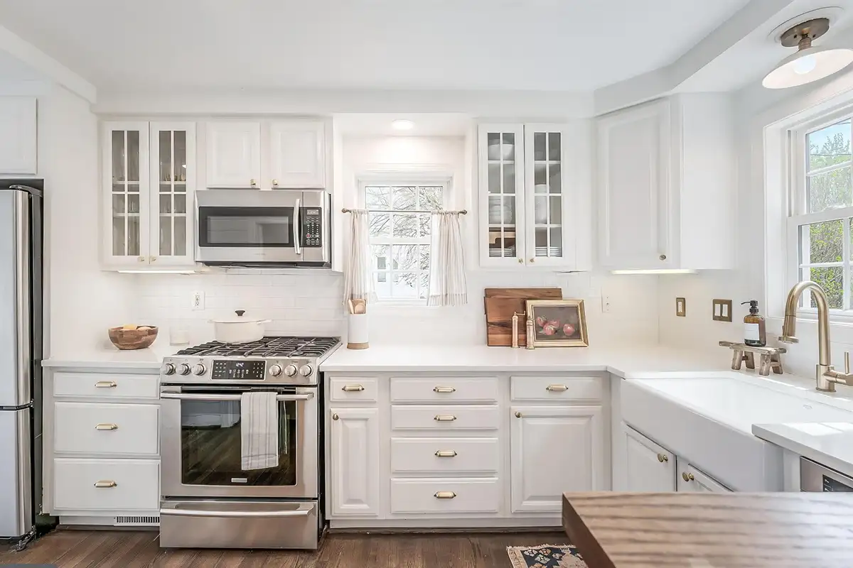 Kitchen of 5723 4th St