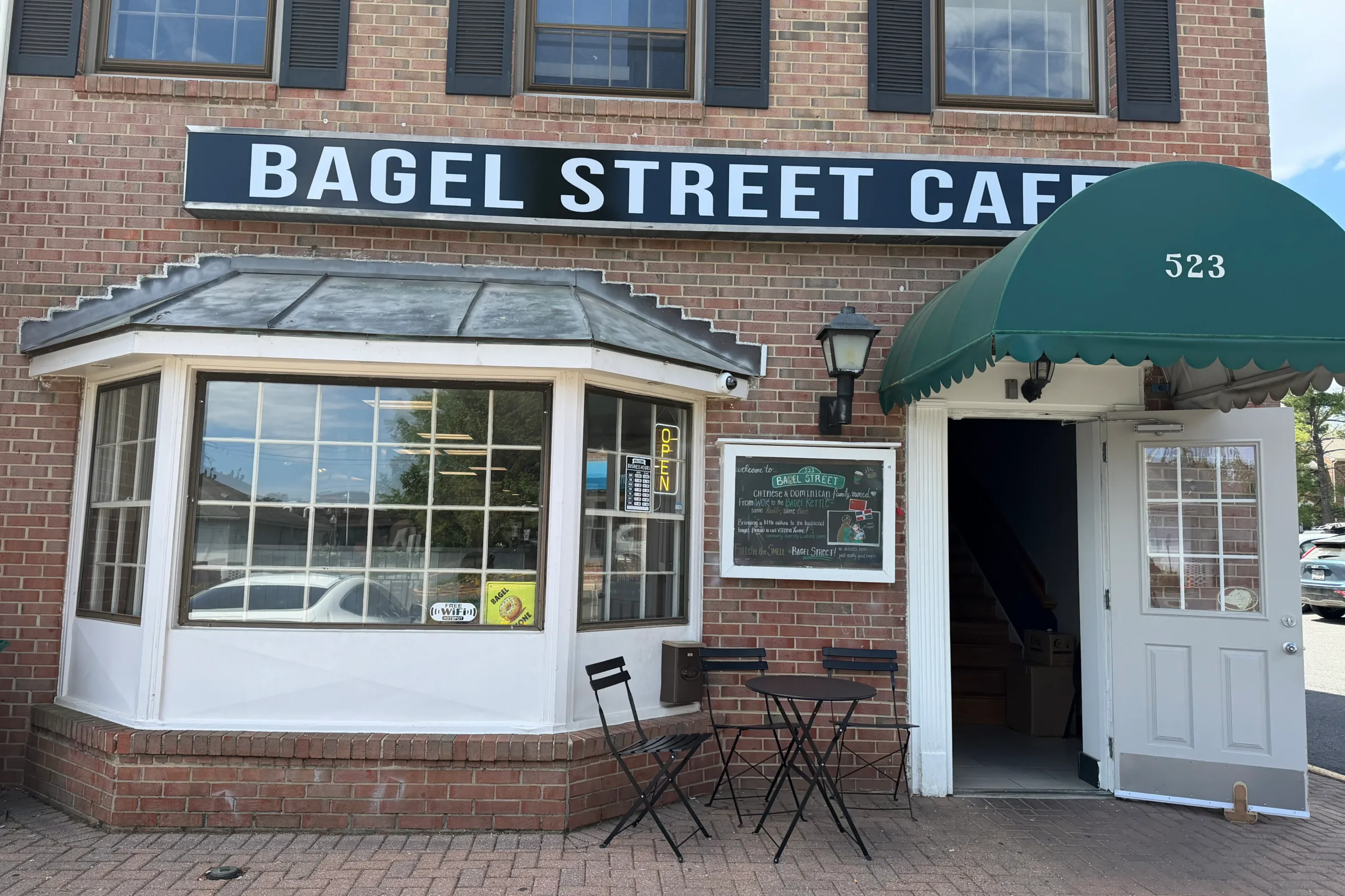 Bagel Street shop exterior in Vienna