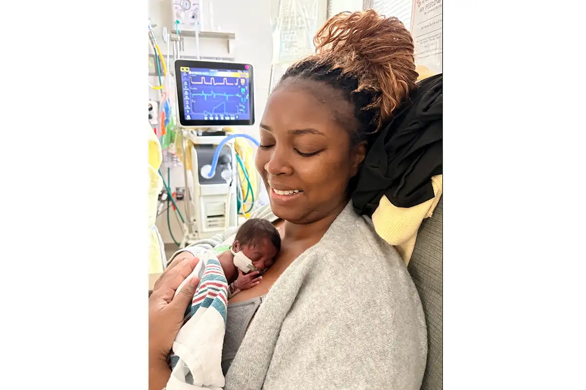 Mom Afua and baby Akosua, born at 23 weeks