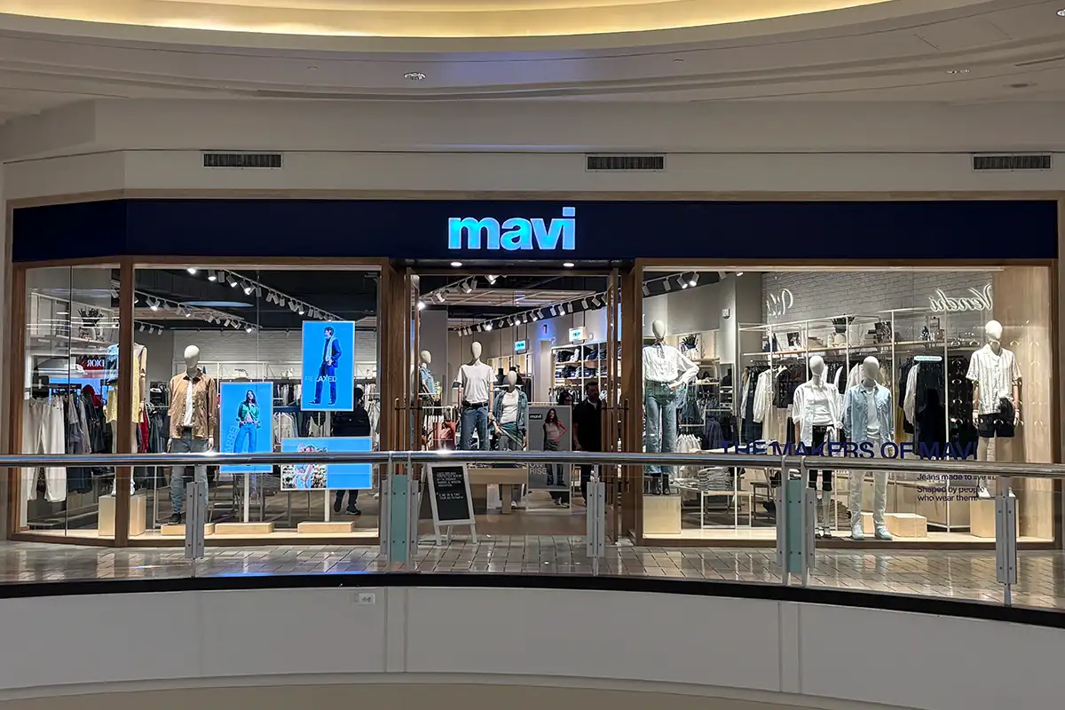 Mavi storefront at Tysons Corner Center
