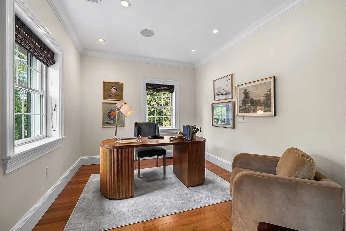 office with desk and sitting chair
