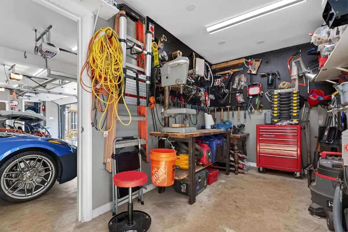 Three-car garage and workshop of 3204 Mountain Rd