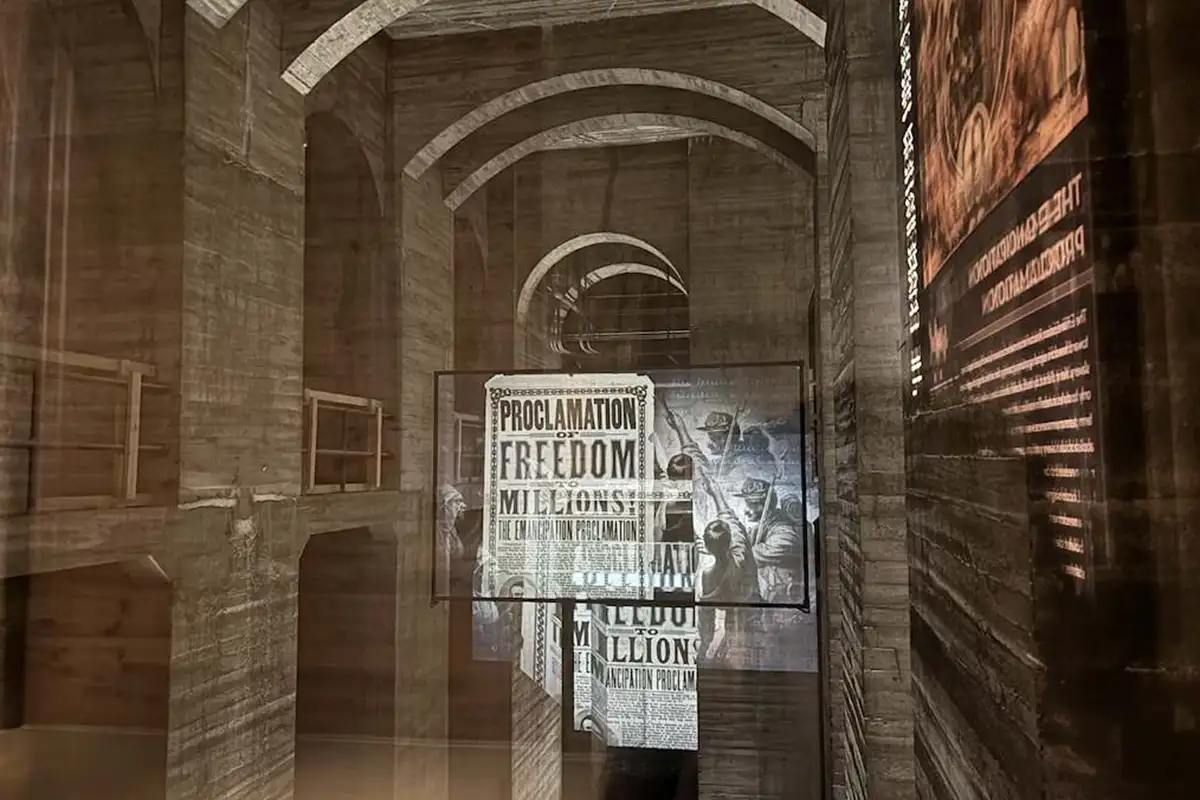 Interior arches and pillars supporting the Lincoln Monument at the Lincoln Memorial Undercroft Museum