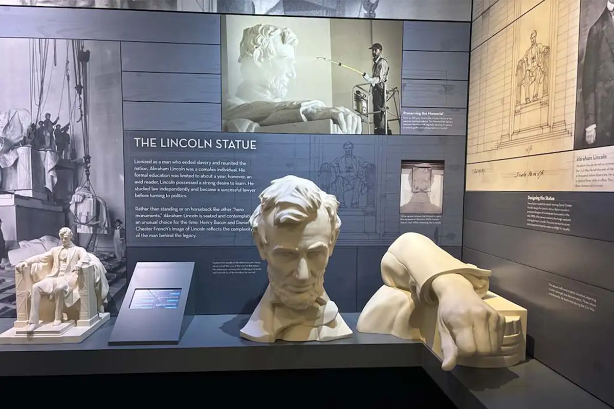 Interactive exhibit of construction of the statue of Lincoln at the Lincoln Memorial Undercroft Museum