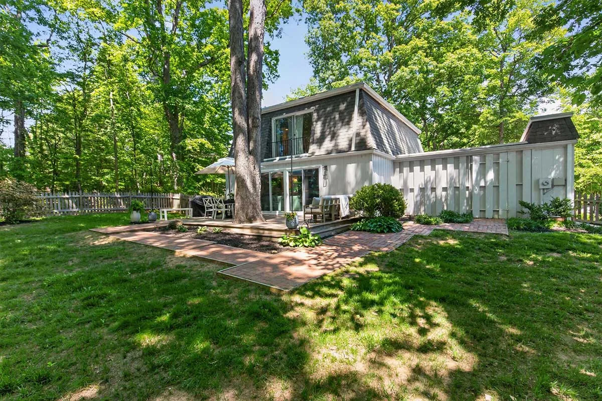 11201 Wedge Dr., Reston