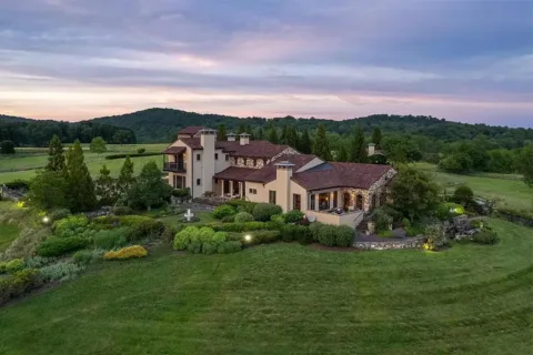 Exterior of 2525 Gibson Ct