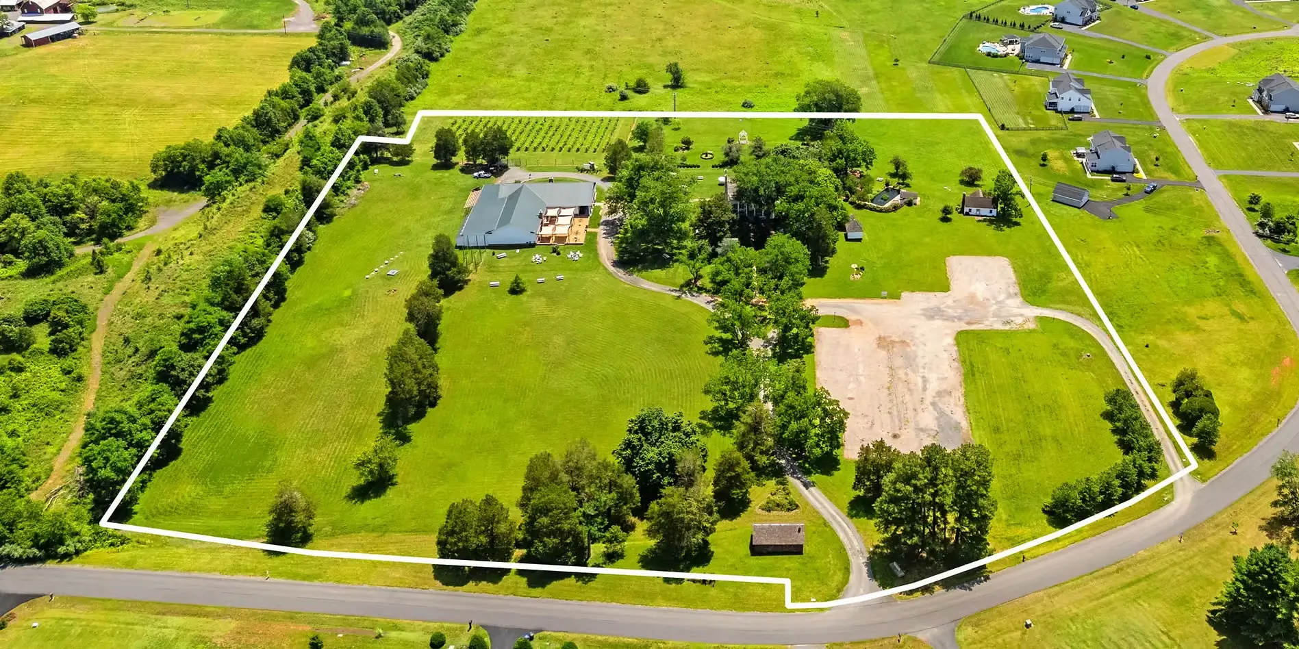 aerial view of Pearmund Cellars property
