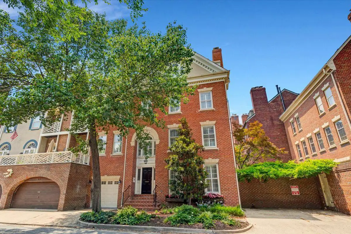 Exterior of 303 S Union St