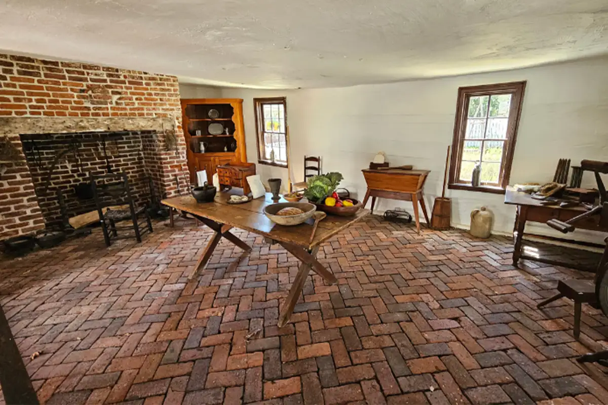 Mary Washington House kitchen