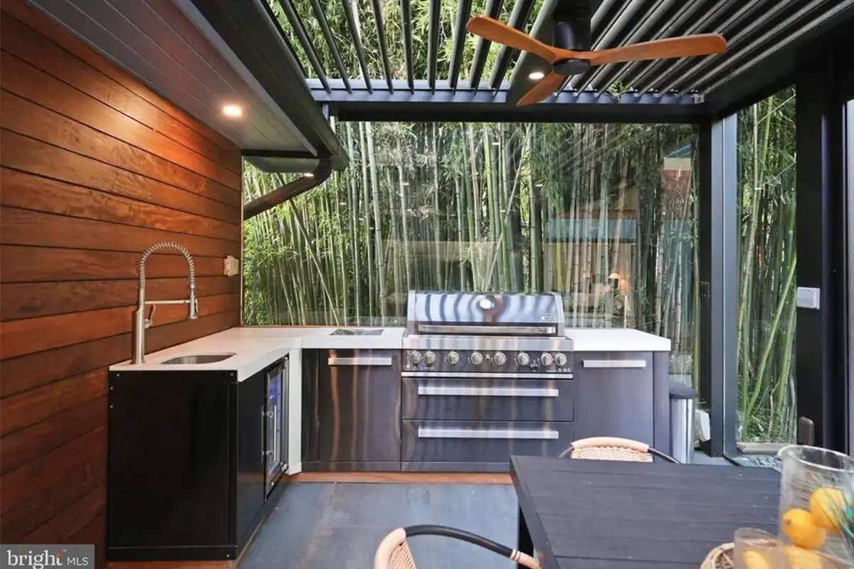 Outdoor Kitchen