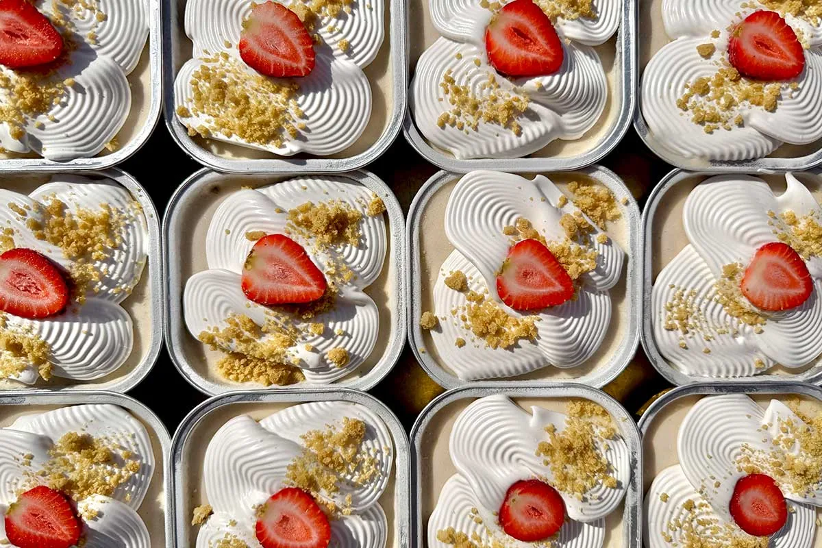 mini ice cream cakes from Créme de la Crop