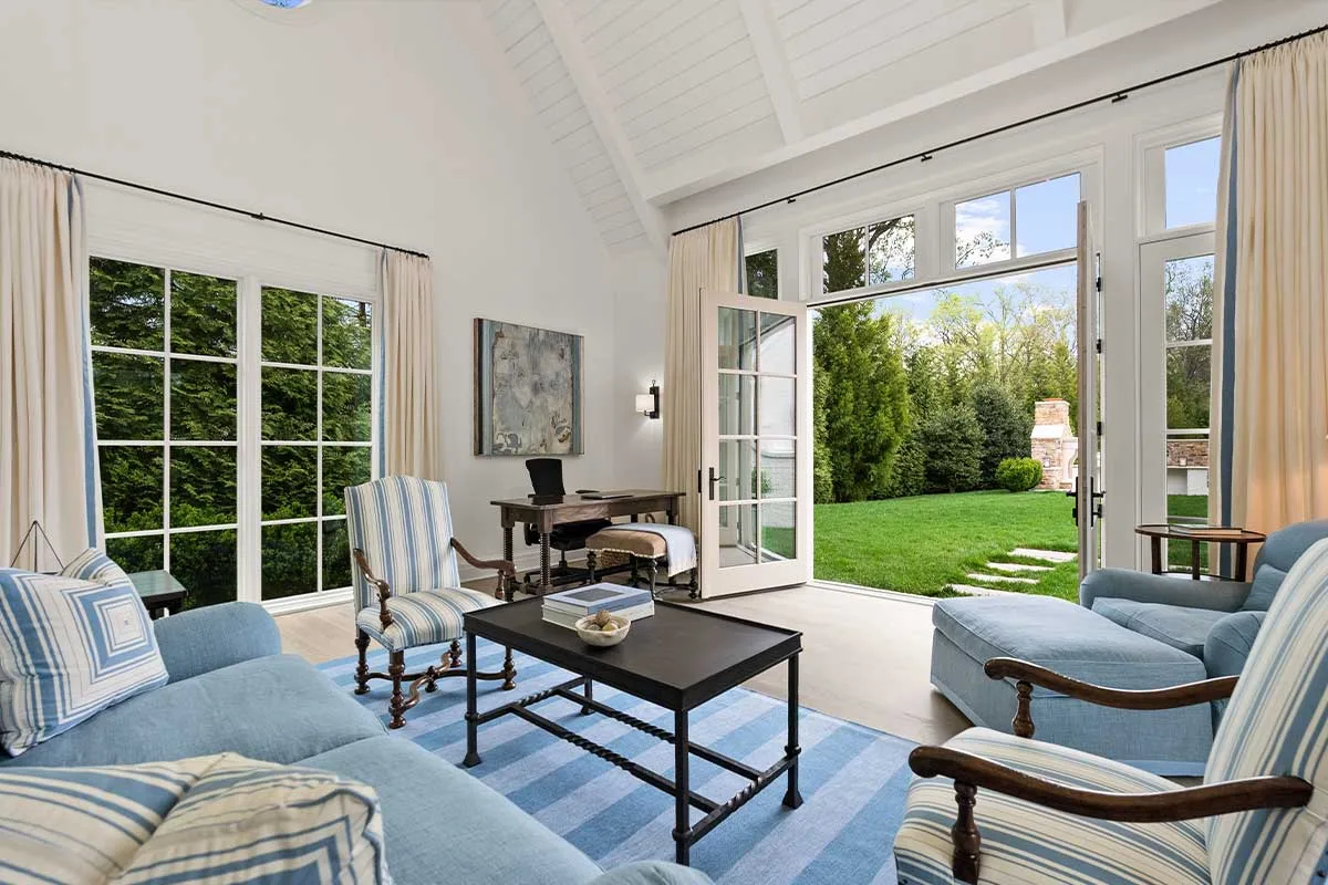 studio with views of backyard