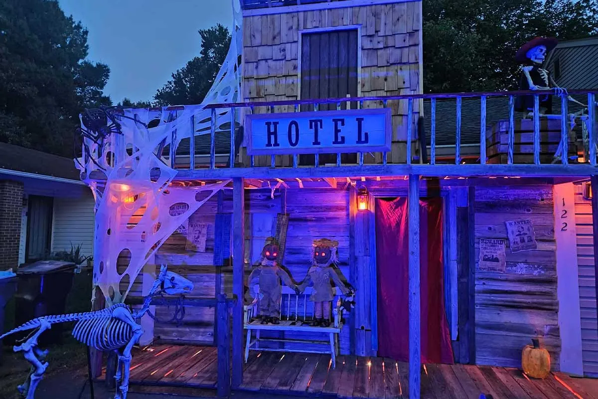 western-themed hotel decoration for halloween display