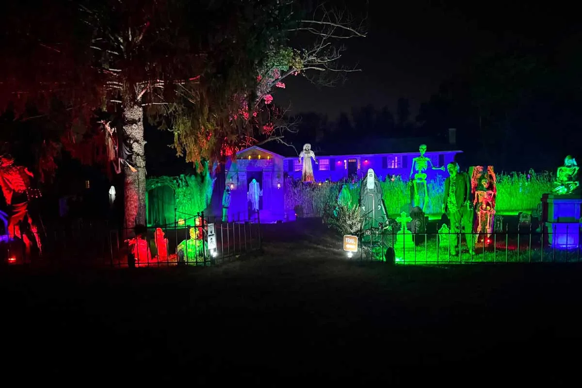 Halloween display at Roxbury Manor